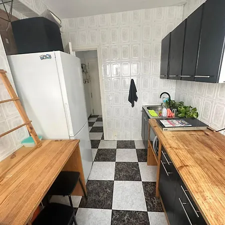 Privat bolig 3 Tercera Planta Sin Ascensor No Es Piso Entero! Compartir Bano Y Cocina ! Fuengirola