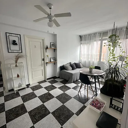 Privatunterkunft 3 Tercera Planta Sin Ascensor No Es Piso Entero! Compartir Bano Y Cocina ! Fuengirola