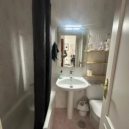 Проживание в семье 3 Tercera Planta Sin Ascensor No Es Piso Entero! Compartir Bano Y Cocina ! *