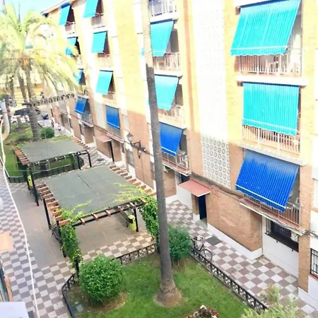 Habitación 3 Tercera Planta Sin Ascensor No és Piso Entero! Compartir Baño Y Cocina !