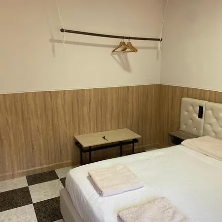 3 Tercera Planta Sin Ascensor No Es Piso Entero! Compartir Bano Y Cocina ! Rum i privatbostad Fuengirola