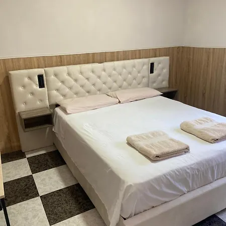 Rum i privatbostad 3 Tercera Planta Sin Ascensor No Es Piso Entero! Compartir Bano Y Cocina ! *