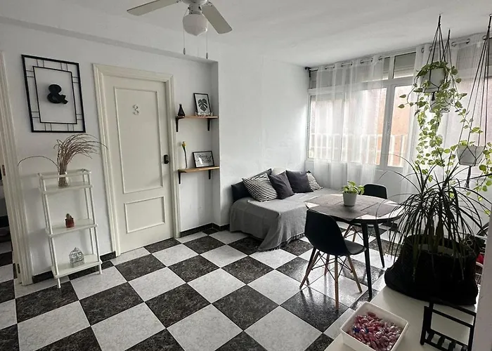 Séjour chez l'habitant Habitación 3 Tercera Planta Sin Ascensor No és Piso Entero! Compartir Baño Y Cocina ! Fuengirola