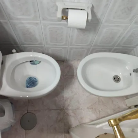 Accommodatie bij particulieren 3 Tercera Planta Sin Ascensor No Es Piso Entero! Compartir Bano Y Cocina ! *